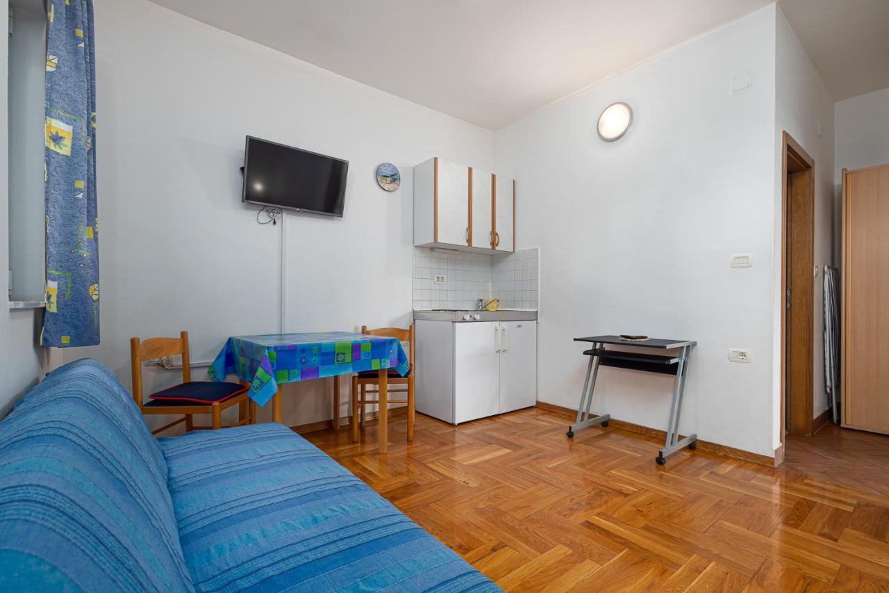 House Laura 200M From The Beach And The Center Apartment Porec Exterior photo