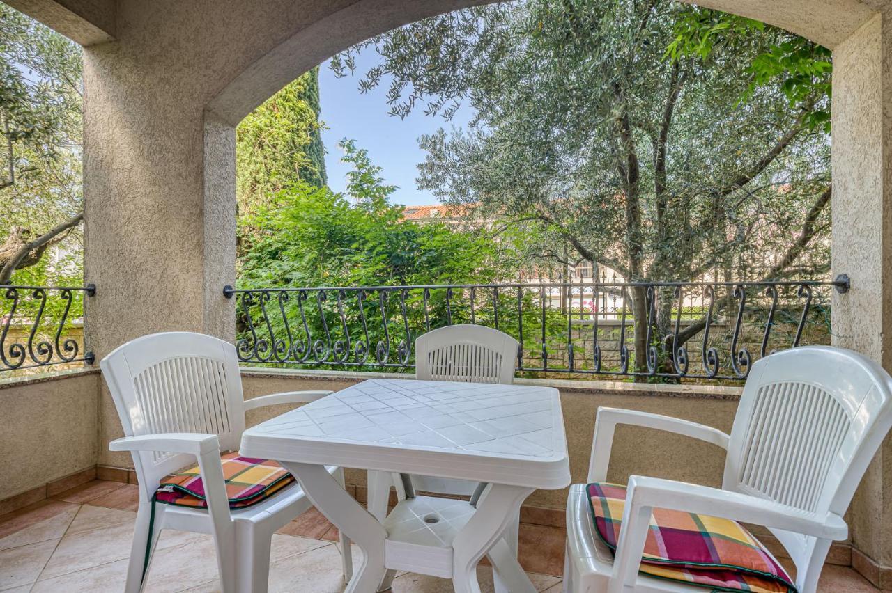 House Laura 200M From The Beach And The Center Apartment Porec Exterior photo